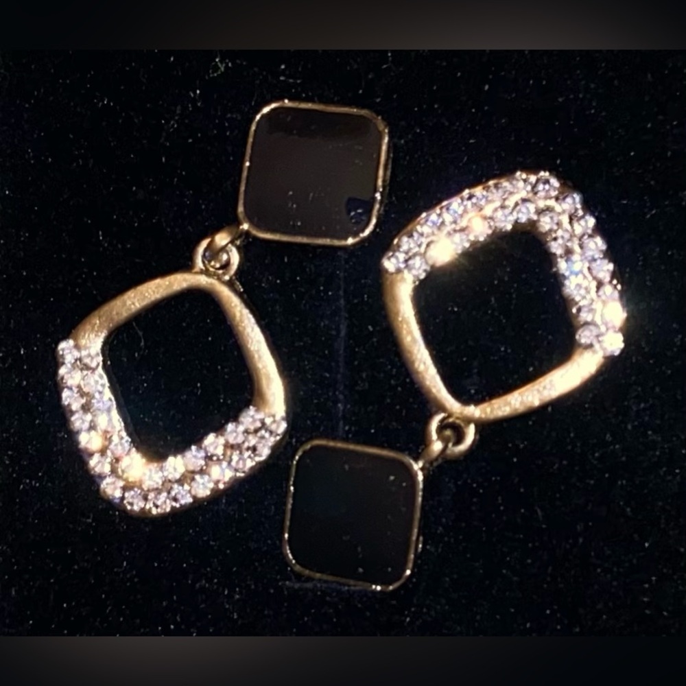 NWOT Elegant Black & Gold Pierced Earrings- Valentine’s Day,Birthdays,Christmas🎄 - Picture 12 of 16